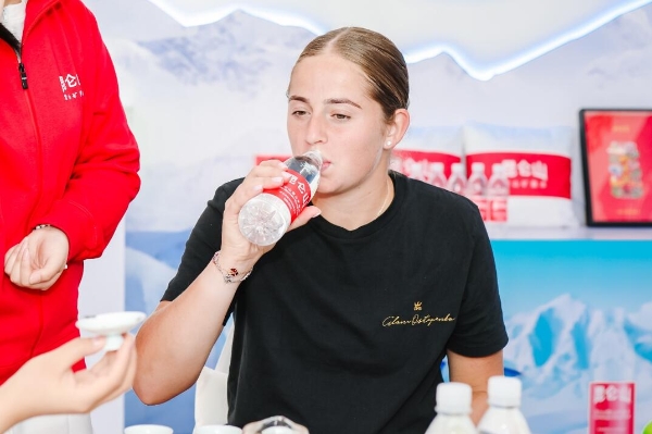 也折射出整 也折射出整