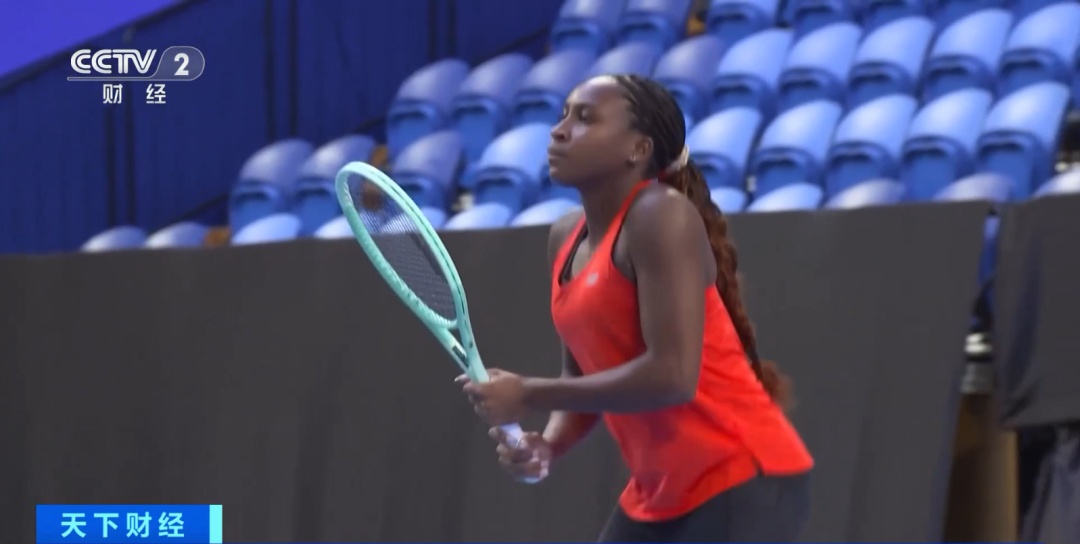 期签下多名 期签下多名