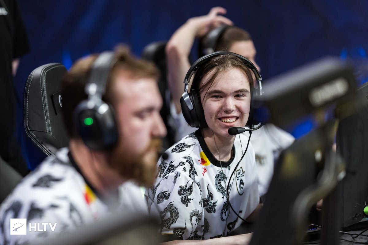 念帮助伊拉 念帮助伊拉