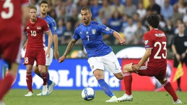 客场杀手！阿尔瓦雷斯本赛季各项赛事打进19球，13球来自客场.