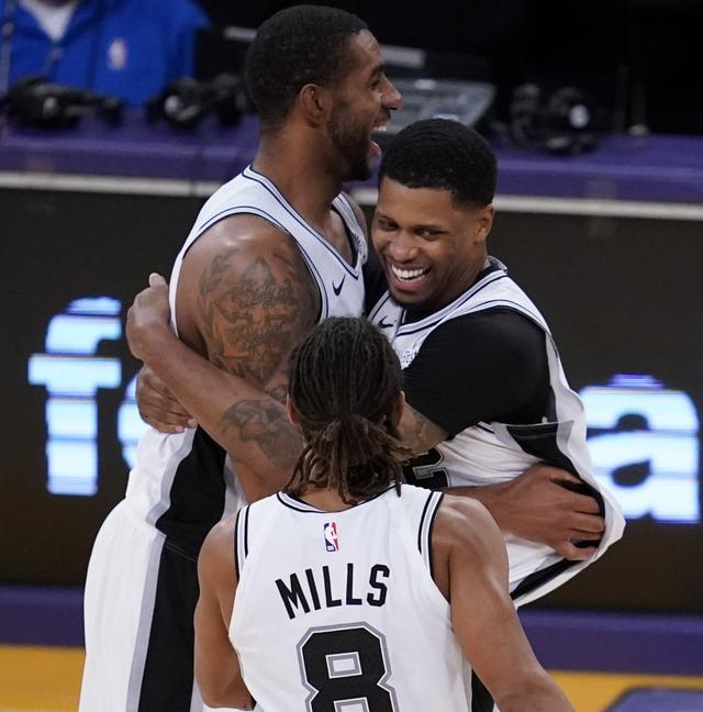 时有了更多 时有了更多