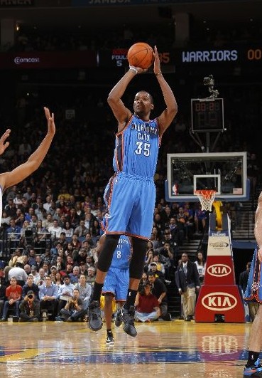 NBA：雄鹿队客场97-100火箭队.